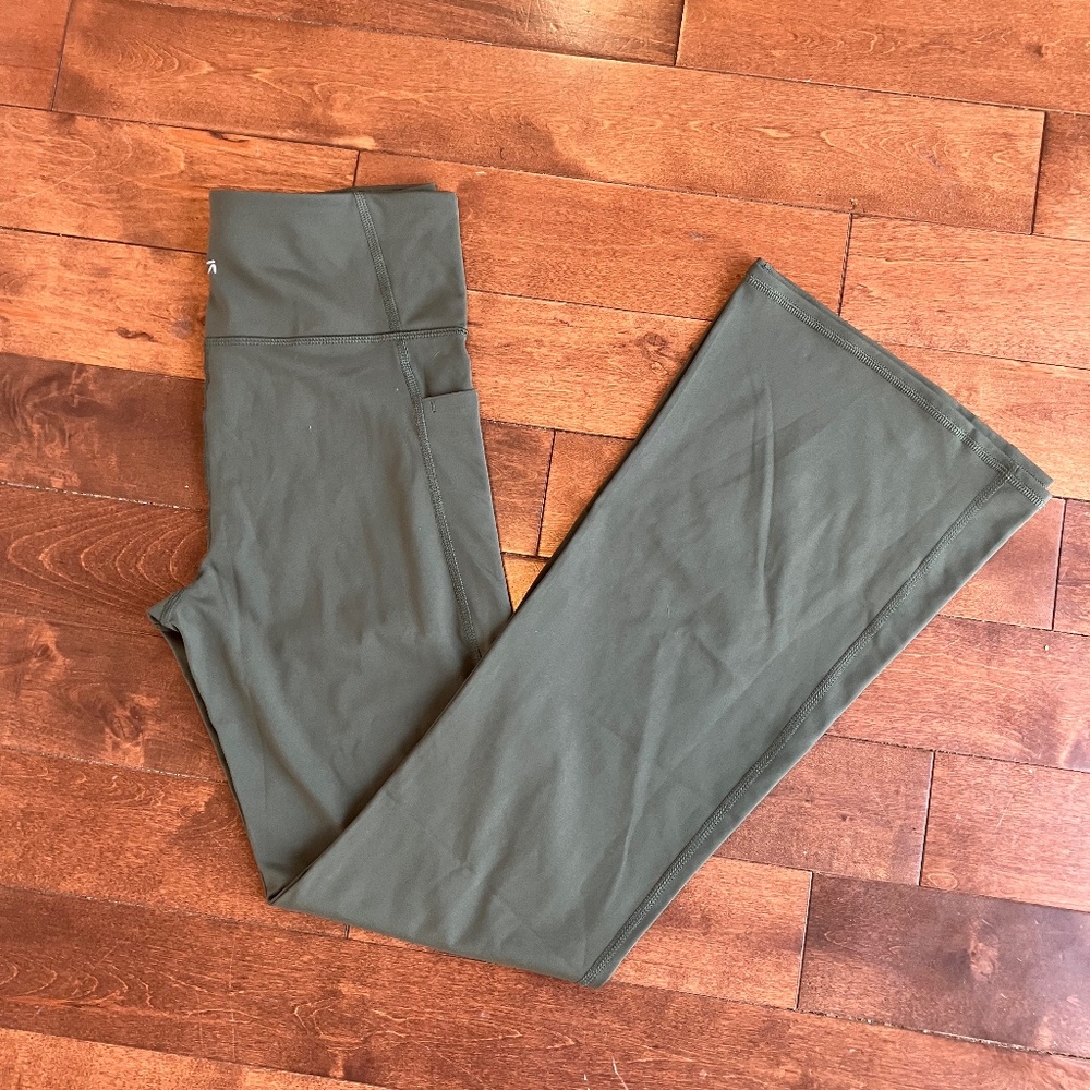 Gap Fit Flared Leggings - NWOT